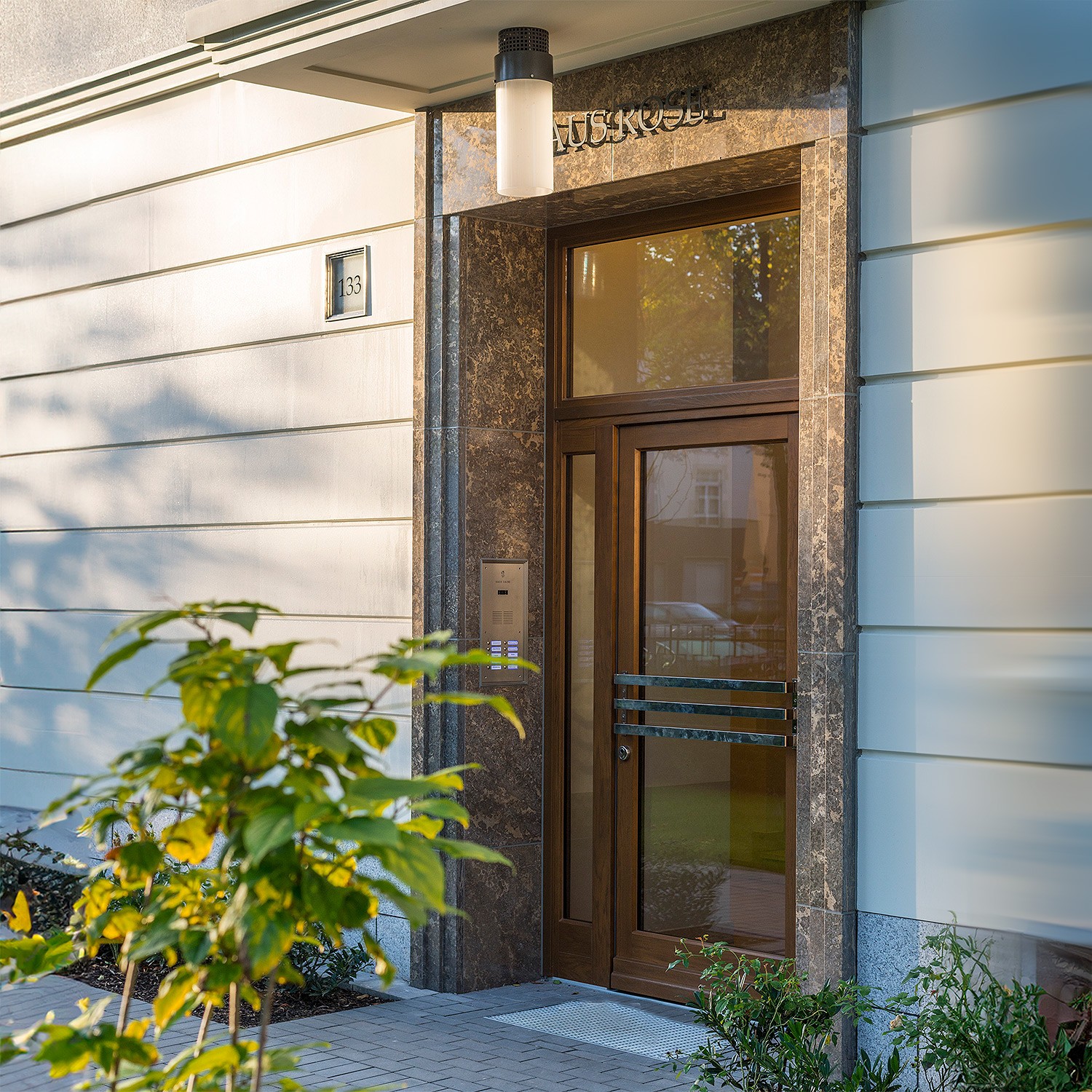 Klassische, hochwertige Architektur der Heinrich-Heine-Gärten in Düsseldorf-Heerdt