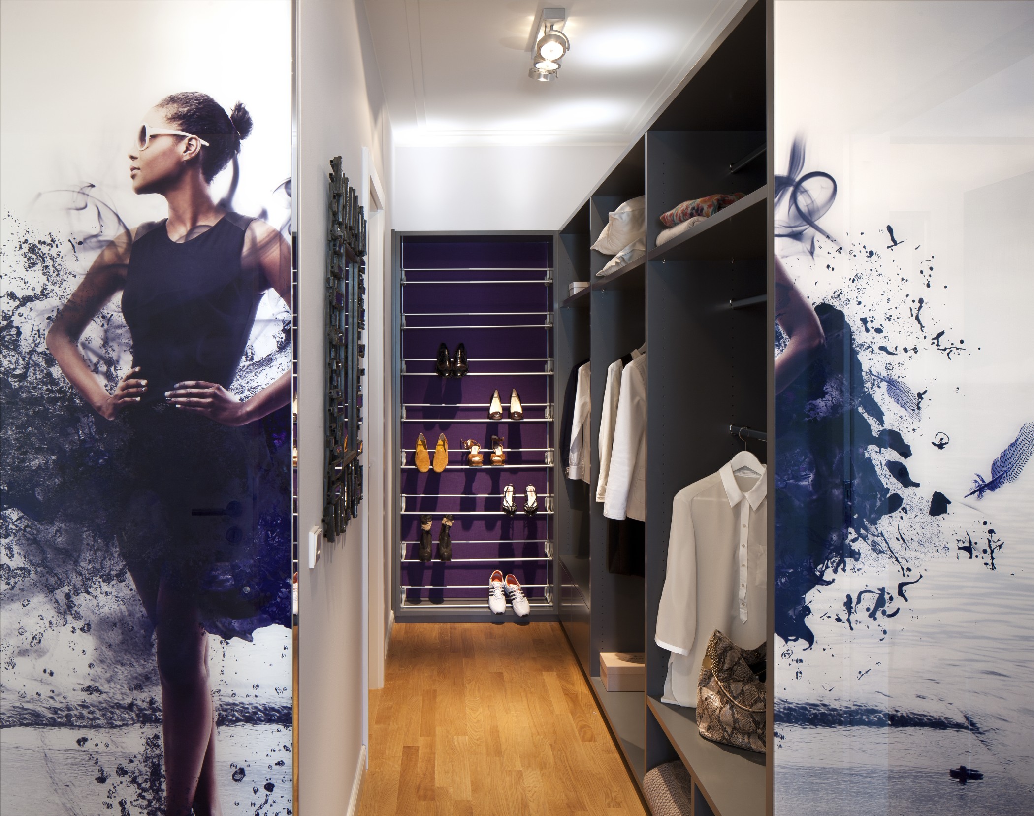 Dekoration einer luxuriösen Ankleide in den Heinrich-Heine-Gärten in Düsseldorf-Heerdt